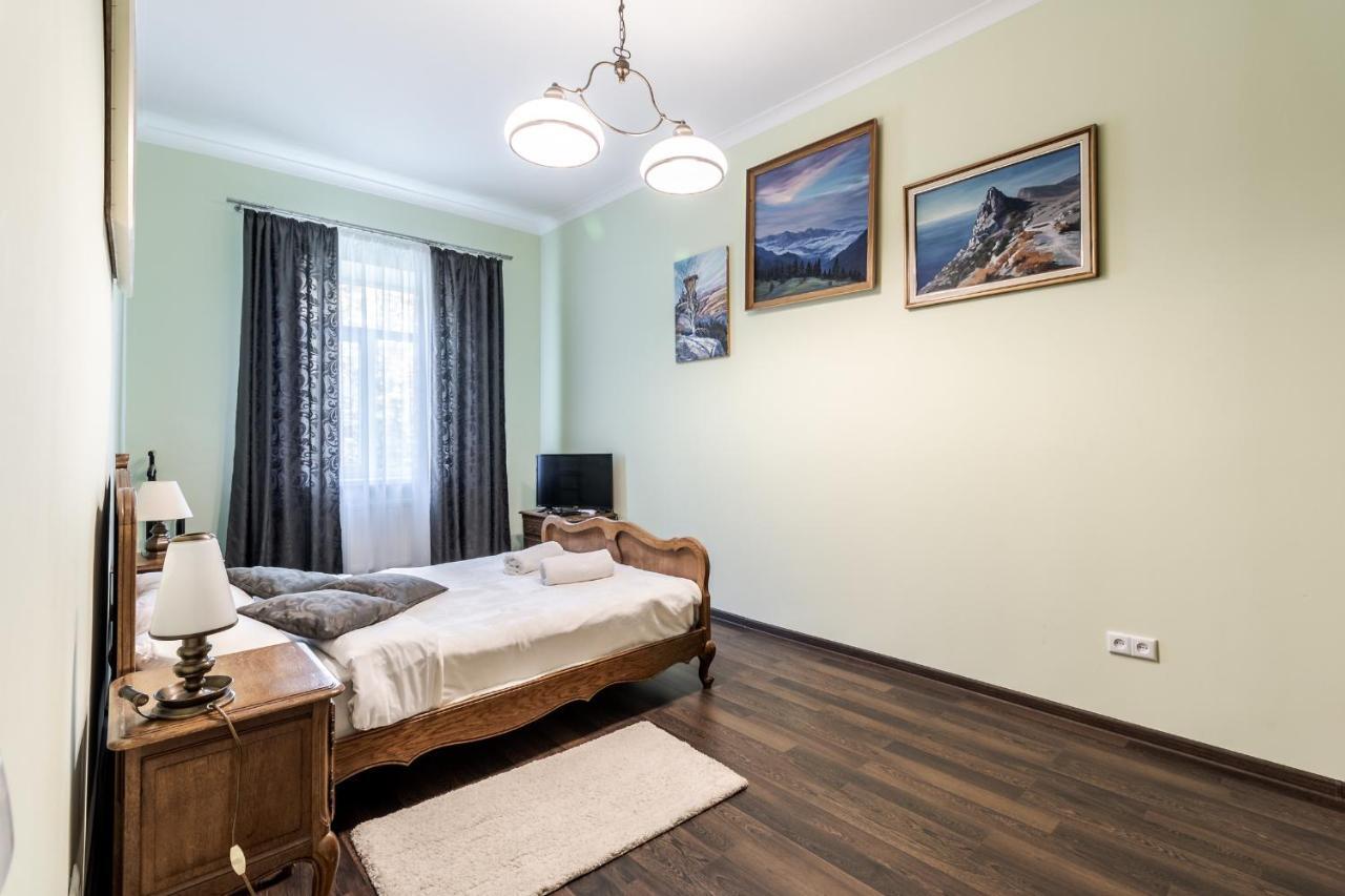 Modern Chaikovskogo Apartment Lviv Exterior photo