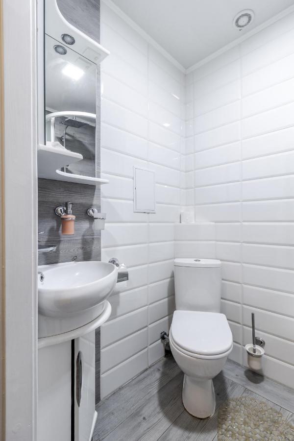 Modern Chaikovskogo Apartment Lviv Exterior photo